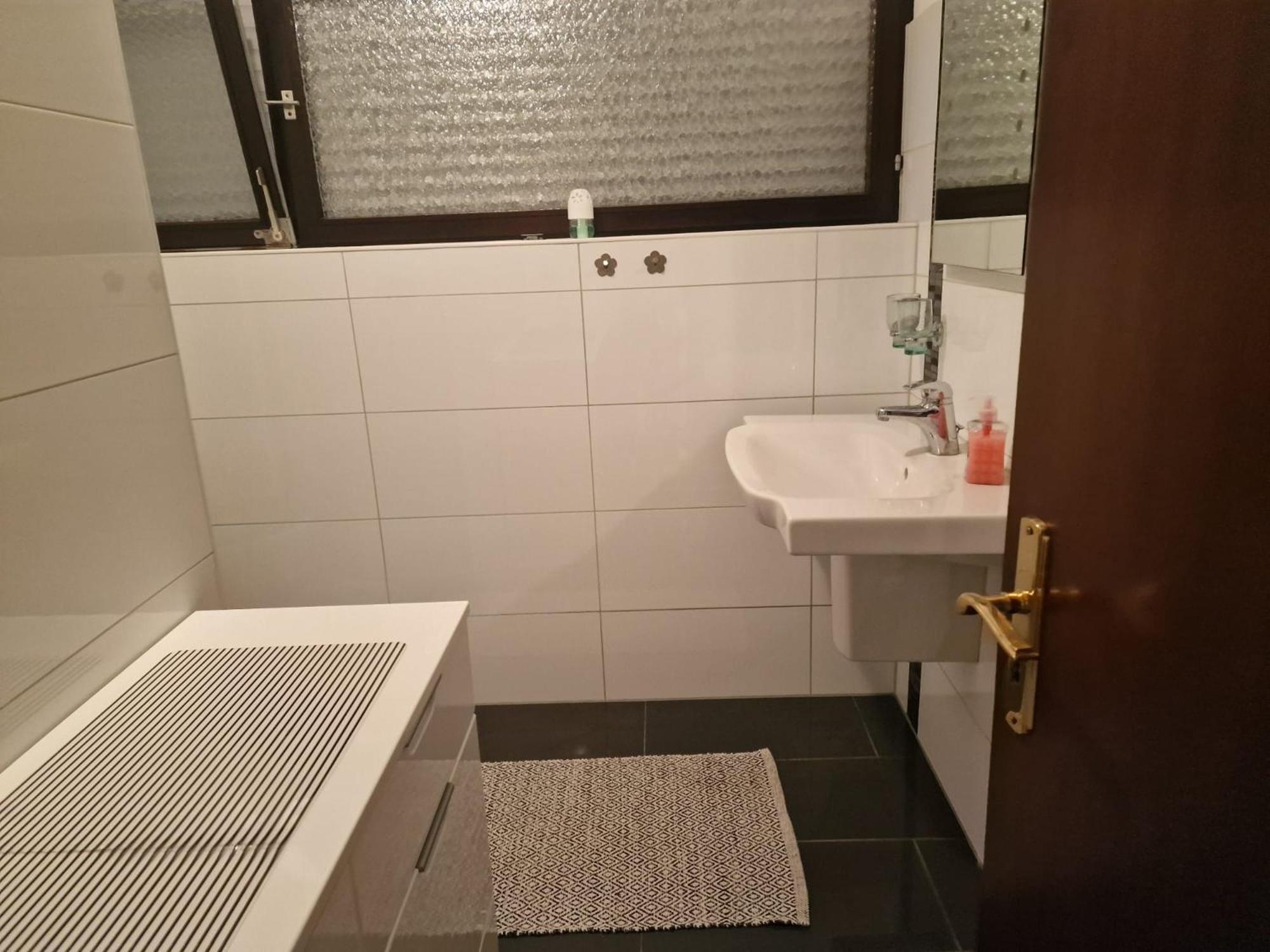 A Special Room In A Private German Style Home Мангейм Экстерьер фото